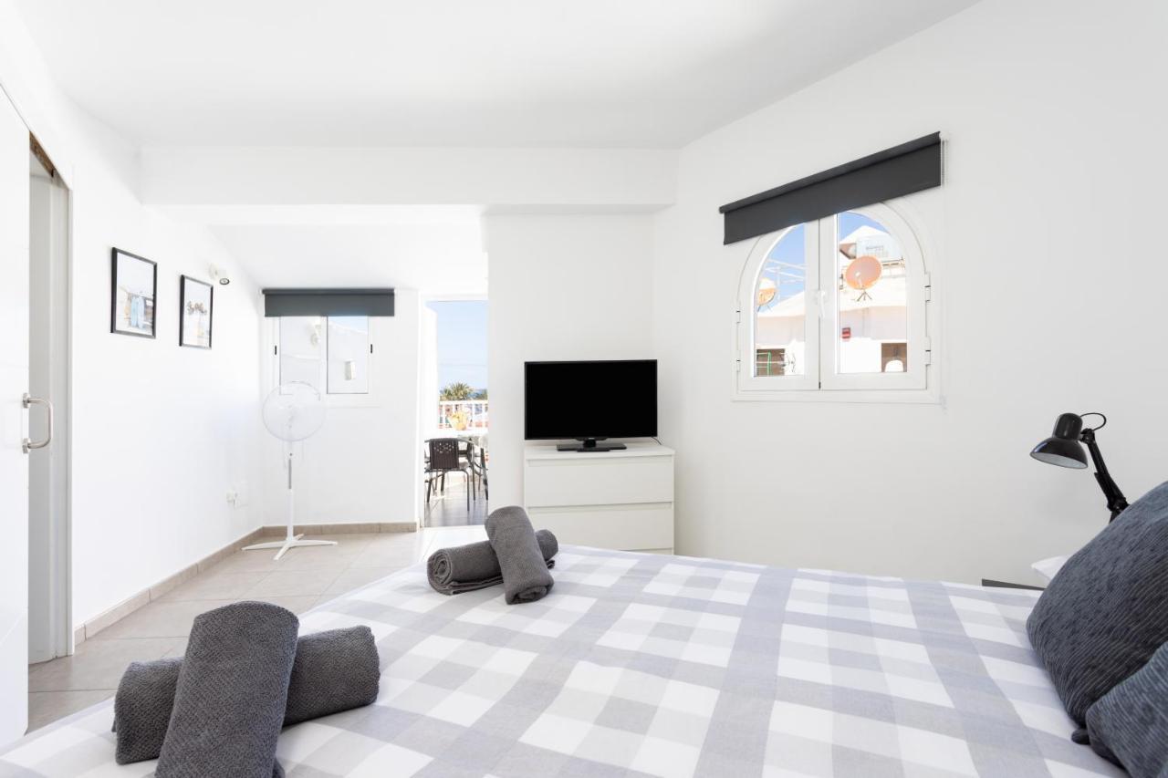 Home2Book Triplex Disco Beach Las Americas, Terrace 아로나 외부 사진